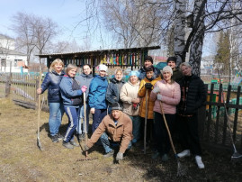В детском саду прошел субботник по уборке территории детского сада. В детском саду прошел субботник по уборке территории детского сада.