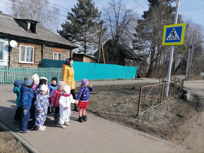 🌷 🌲 🌳 Прогулка на свежем воздухе в детском саду — это не просто времяпрепровождение, а настоящая возможность для малышей открыть для себя окружающий мир. Каждый шаг на улице превращается в увлекательное путешествие, полное открытий и эмоций. 👧 👶🧒 🌷 🌲 🌳 Прогулка на свежем воздухе в детском саду — это не просто времяпрепровождение, а настоящая возможность для малышей открыть для себя окружающий мир. Каждый шаг на улице превращается в увлекательное путешествие, полное открытий и эмоций. 👧 👶🧒.